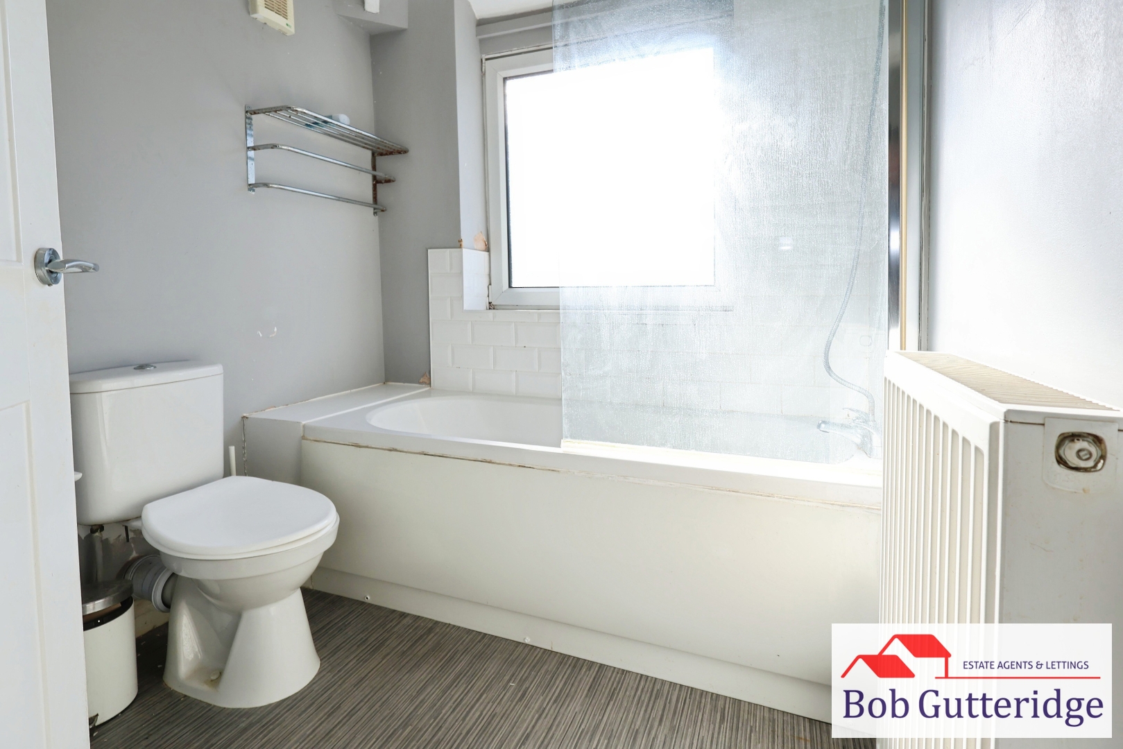 FIRST FLOOR BATHROOM